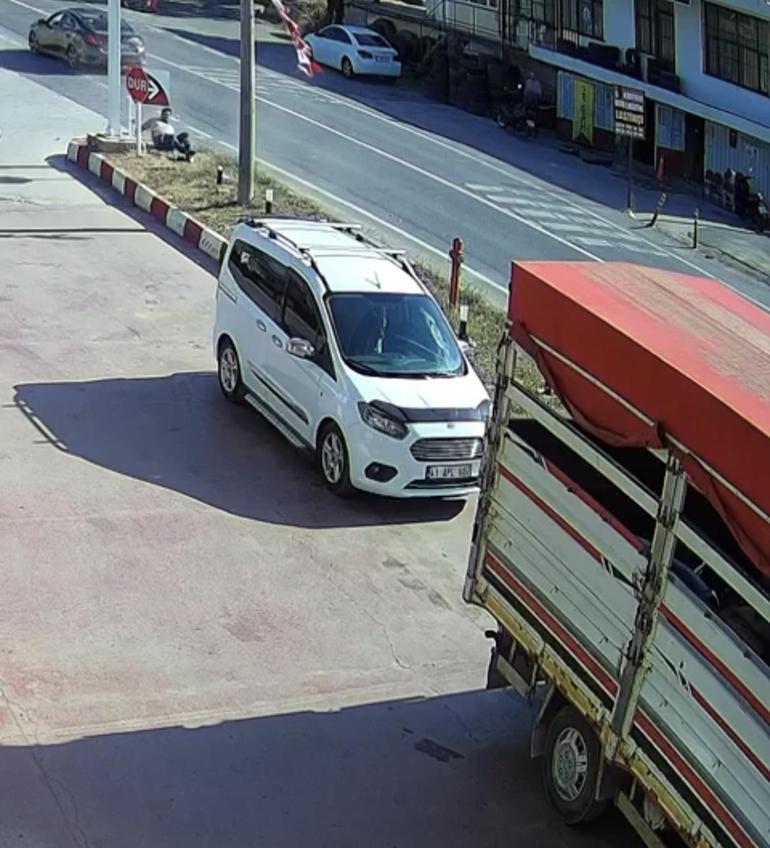 Otomobilin, yayaya çarptığı kaza kamerada