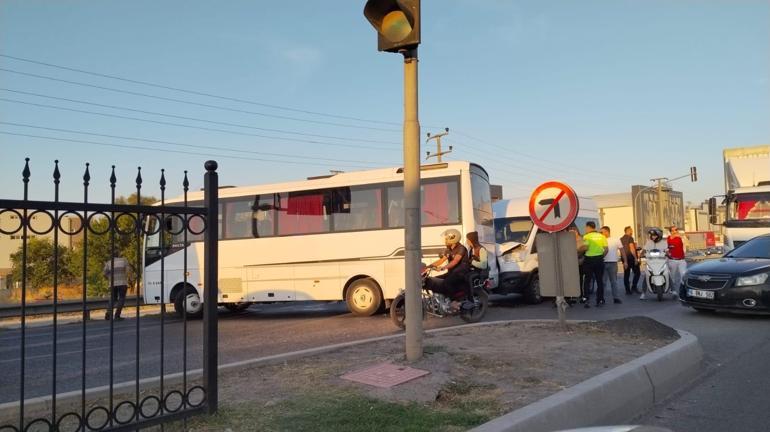 Bursada işçi servisi ile minibüs çarpıştı: 4 yaralı