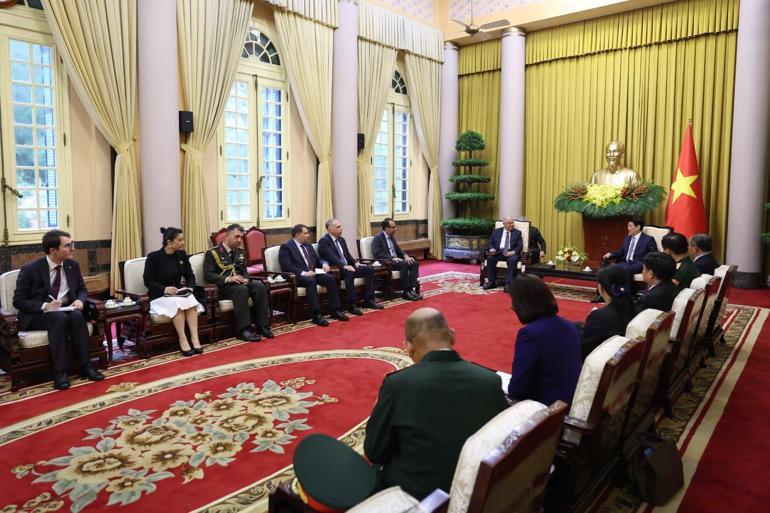 Bakan Güler, Vietnam Cumhurbaşkanı Cuong tarafından kabul edildi