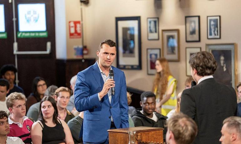 Trump destekçisi aktivist Charlie Kirk, silahlı saldırıda hayatını kaybetti