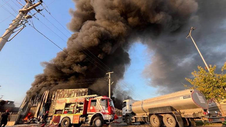 Kocaelide, lojistik deposunda çıkan yangın kontrol altında