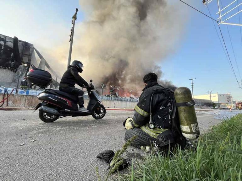Kocaelide, lojistik deposunda çıkan yangın kontrol altında