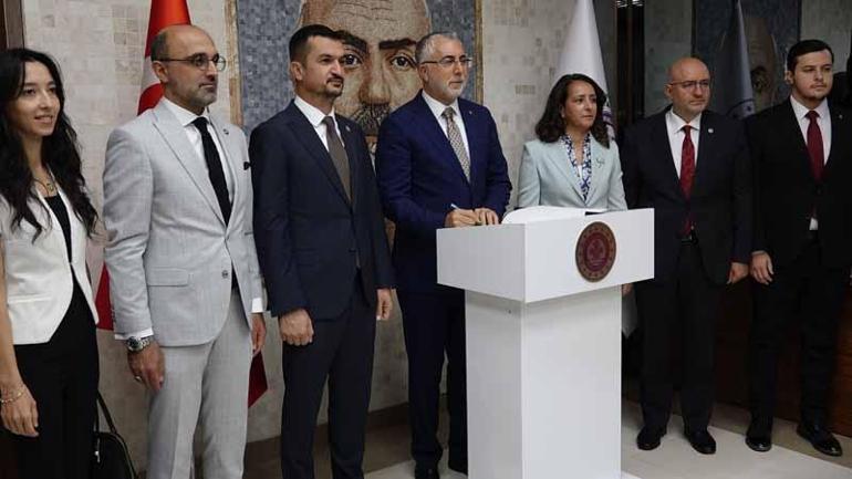 Bakan Işıkhan: Türkiye, dünyanın güven adası olmaya devam etmekte