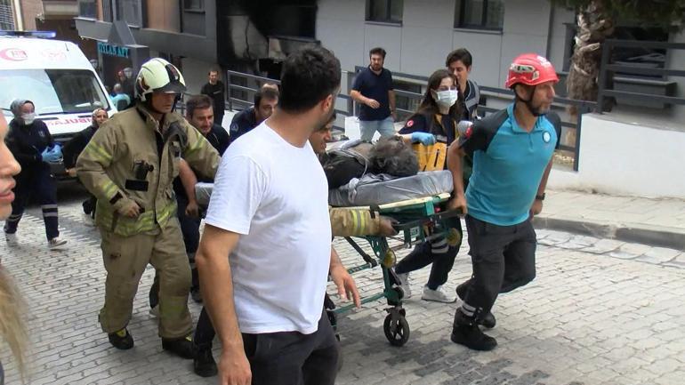 Küçükçekmecede 5 katlı binada yangın; bir kişi hayatını kaybetti