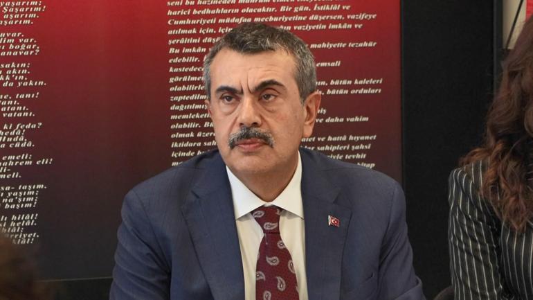 Milli Eğitim Bakanı Tekin, mektupla kendisini okullarına davet eden öğrencileri ziyaret etti