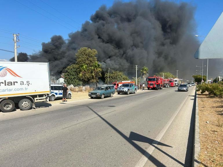 Orman yakınlarındaki kereste deposunda yangın