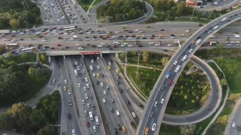 İstanbulda trafik yoğunluğu yüzde 72ye ulaştı