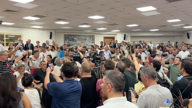 Aydın Büyükşehir Belediye Meclisi toplantısında gerginlik; salona polis girdi