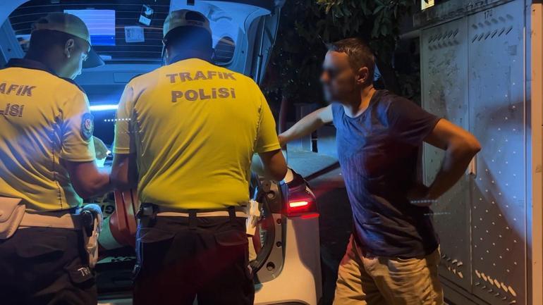 Alkollü ve ehliyetsiz sürücünün kullandığı otomobil, 3 araca çarptı