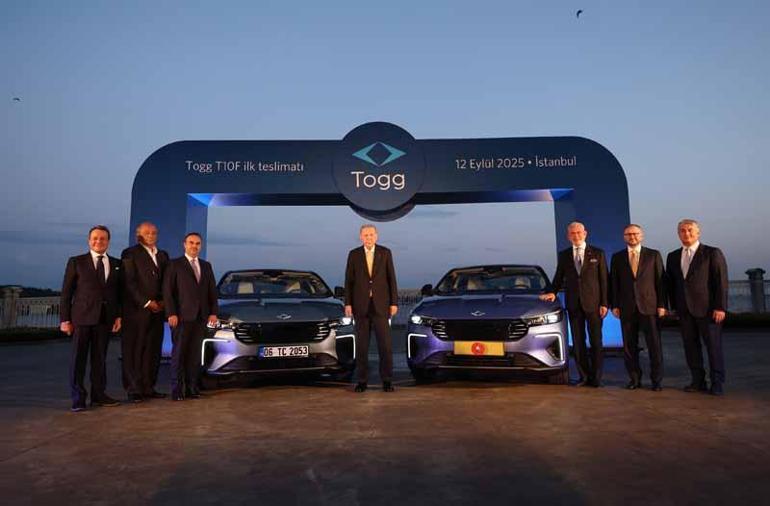 Cumhurbaşkanı Erdoğana TOGGun yeni modeli T10F teslim edildi