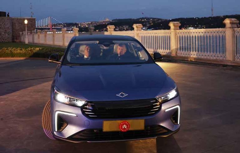Cumhurbaşkanı Erdoğana TOGGun yeni modeli T10F teslim edildi