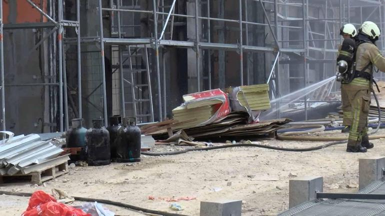 Kadıköyde inşaat halindeki 20 katlı rezidansta çıkan yangın söndürüldü