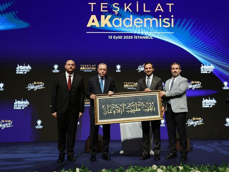 Cumhurbaşkanı Erdoğan: Beykoz Belediye Başkan Vekili Gürzelin AK Parti ailesine katılmasının sevincini yaşıyoruz