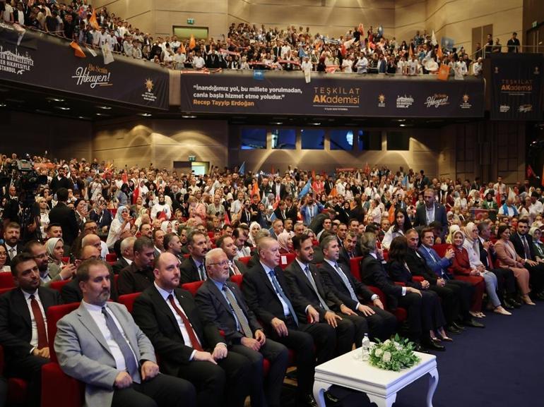 Cumhurbaşkanı Erdoğan: Beykoz Belediye Başkan Vekili Gürzelin AK Parti ailesine katılmasının sevincini yaşıyoruz