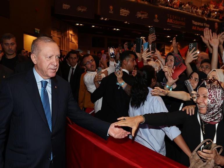 Cumhurbaşkanı Erdoğan: Beykoz Belediye Başkan Vekili Gürzelin AK Parti ailesine katılmasının sevincini yaşıyoruz