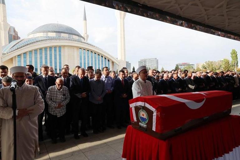 Cumhurbaşkanı Erdoğan, başdanışmanı Kılıçın cenaze törenine katıldı