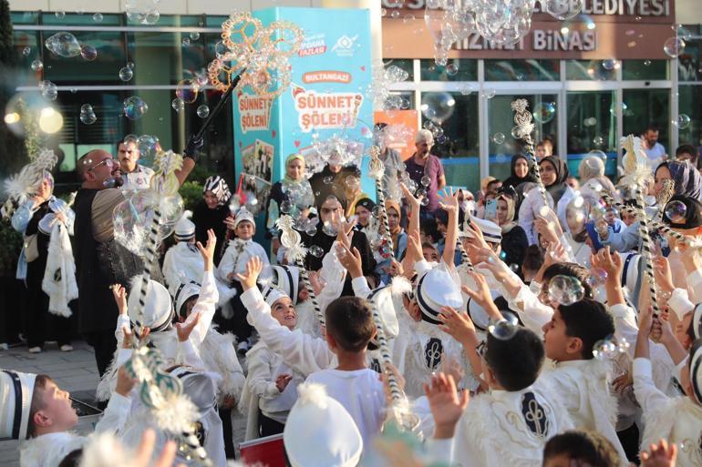 Sultangazi’de sünnet ettirilen çocuklar için şölen düzenlendi