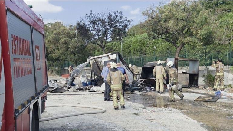 Bakırköydeki Sosyete Pazarının çay ocağında yangın