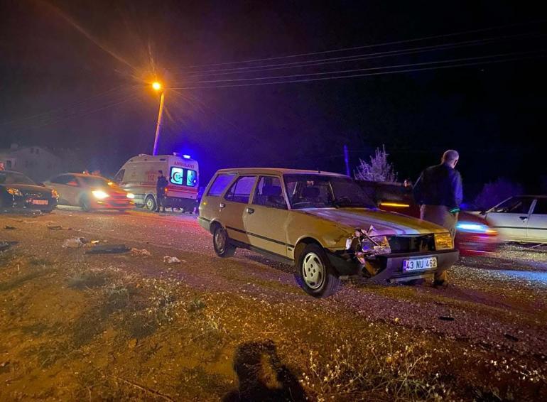 Kütahya’da aynı bölgede 3 dakika arayla iki kaza kamerada: 1 yaralı