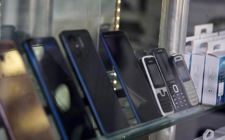 Dijital bağımlılığa, velilerden tuşlu telefon tedbiri