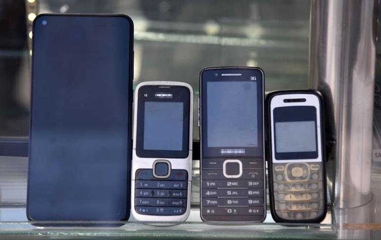 Dijital bağımlılığa, velilerden tuşlu telefon tedbiri