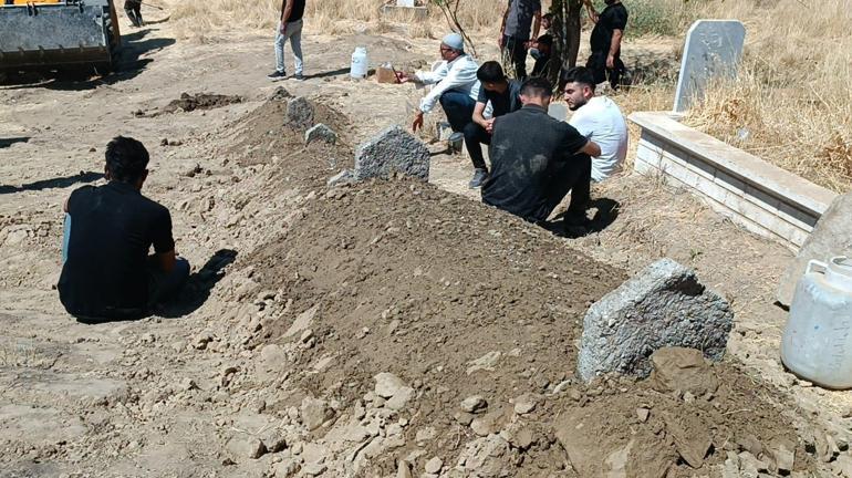 Batman’da silahlı saldırıda ölen çift ile 2 çocuğu toprağa verildi, gözaltı sayısı 24’e çıktı