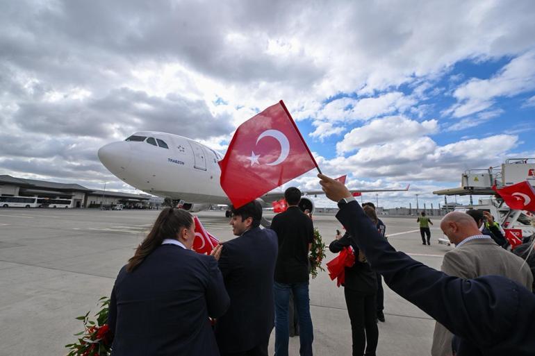 Avrupa ikincisi 12 Dev Adam, yurda döndü