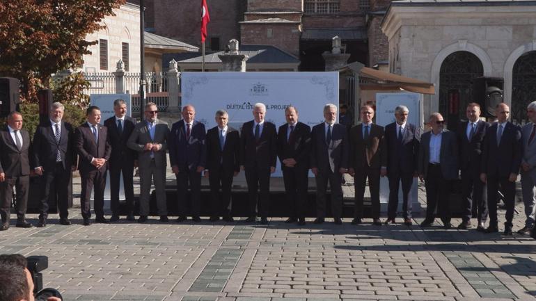 Vali Gül: Dijital İstanbul projesinde 603 camimize 225 türbemize karekod yerleştirildi