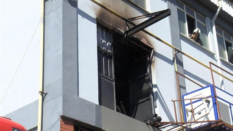 Başakşehirde iş yerinde çıkan yangın söndürüldü