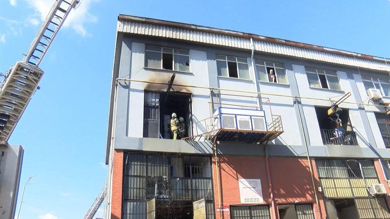 Başakşehirde iş yerinde çıkan yangın söndürüldü