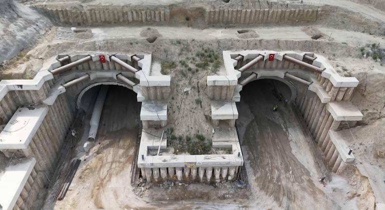 Hatayda Türkiye’nin en uzun ve en geniş tünelinin yapımı devam ediyor