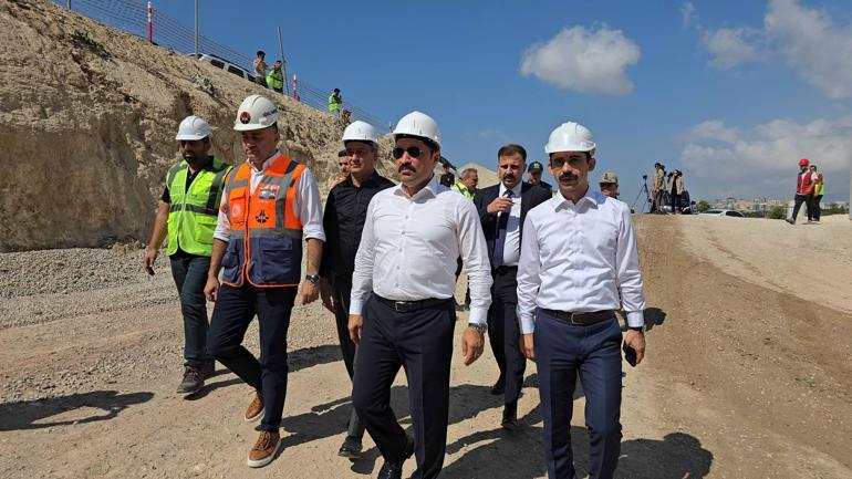 Hatayda Türkiye’nin en uzun ve en geniş tünelinin yapımı devam ediyor