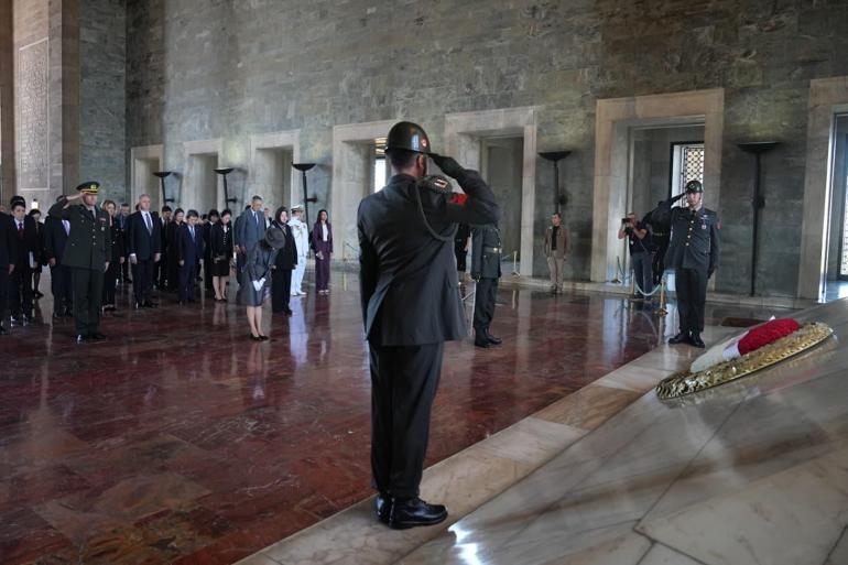Japonya Prensesi Akiko Mikasa, Anıtkabiri ziyaret etti