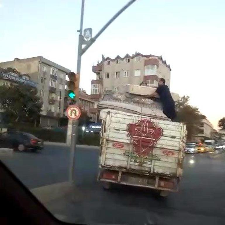 Avcılarda kamyon üzerinde tehlikeli yolculuk