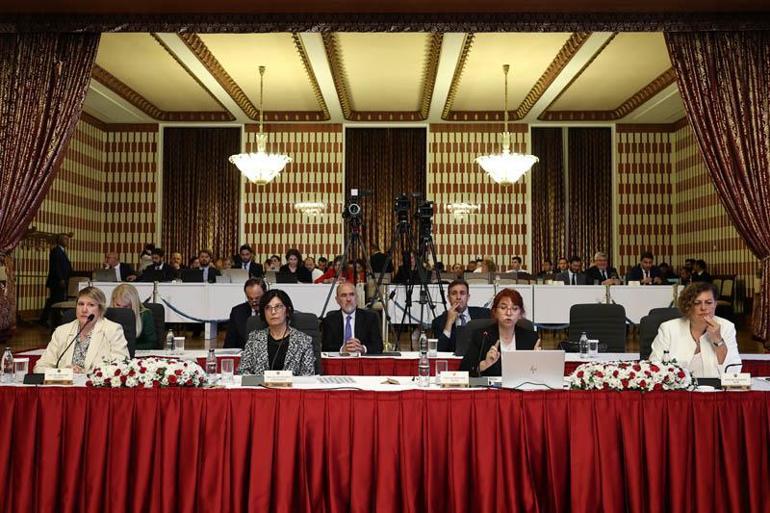 Terörsüz Türkiye komisyonu, akademisyenleri dinledi