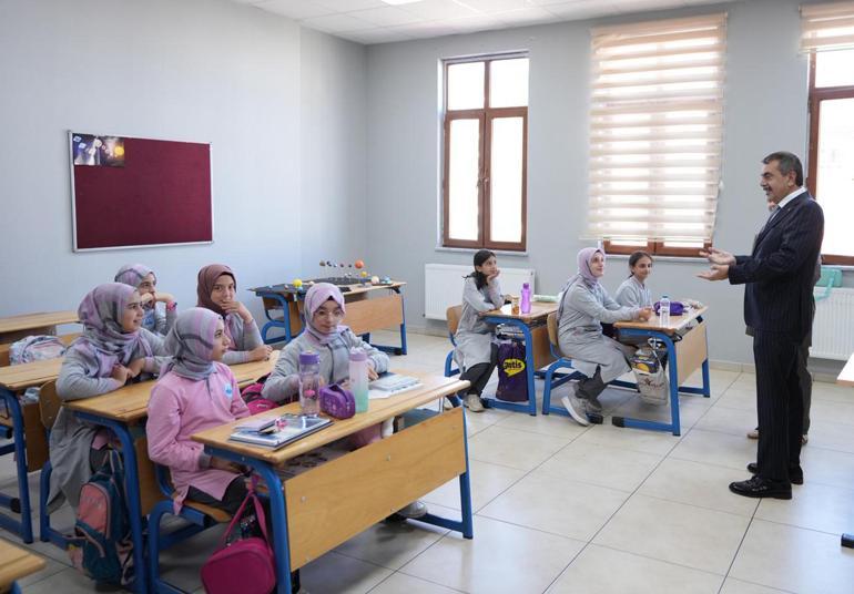 Bakan Tekin: Sınavı kazanamadıkları için öğretmen olamıyorlar