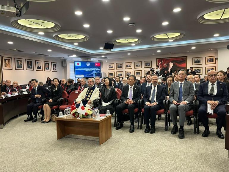 Japonya Prensesi Akiko Mikasaya fahri doktora verildi