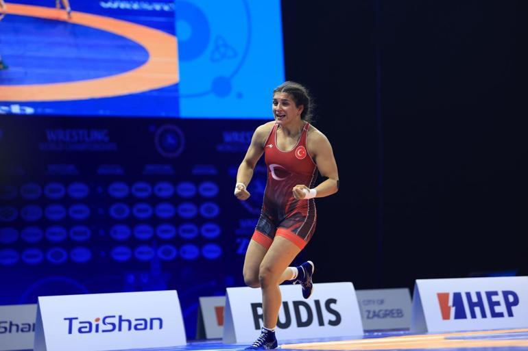 Nesrin Baş, Dünya Güreş Şampiyonası’nda finale çıktı