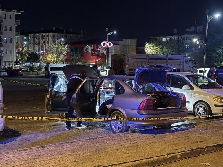 İçerisinde 3 çocuğun bulunduğu park halindeki otomobilde çakmak gazı patladı; 1 ölü, 2 yaralı