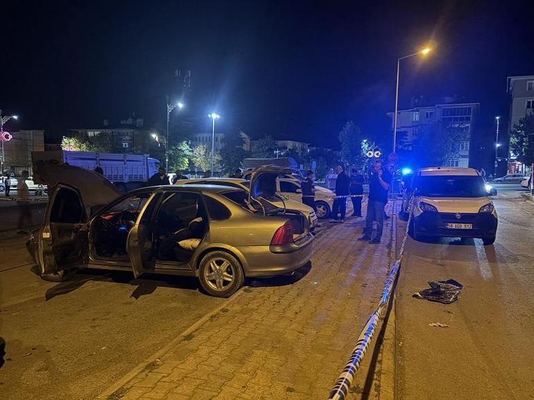 İçerisinde 3 çocuğun bulunduğu park halindeki otomobilde çakmak gazı patladı; 1 ölü, 2 yaralı