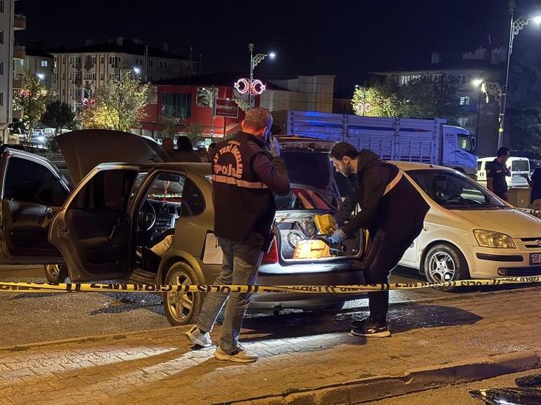 İçerisinde 3 çocuğun bulunduğu park halindeki otomobilde çakmak gazı patladı; 1 ölü, 2 yaralı