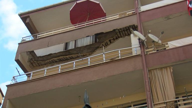 Güngörende balkonu çöken bina tahliye edildi