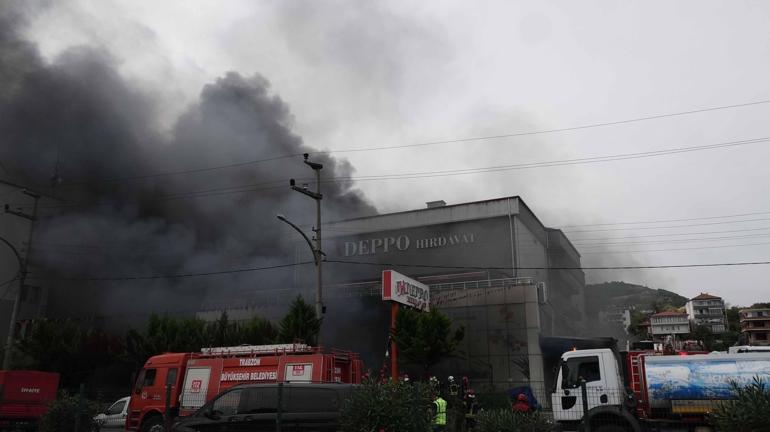 Trabzon’da alışveriş merkezindeki yangında alevler yeniden yükseldi