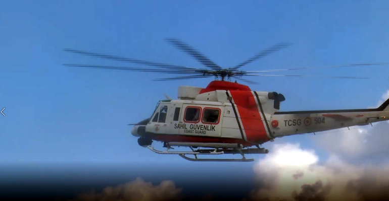 Kuru yük gemisi karaya oturdu; mürettebat kurtarıldı