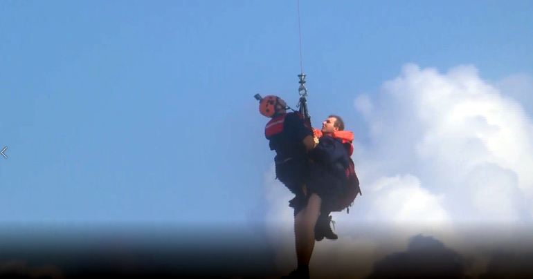 Kuru yük gemisi karaya oturdu; mürettebat kurtarıldı