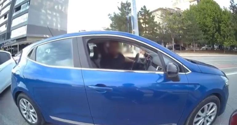 2 sürücünün yol verme kavgası kask kamerasında