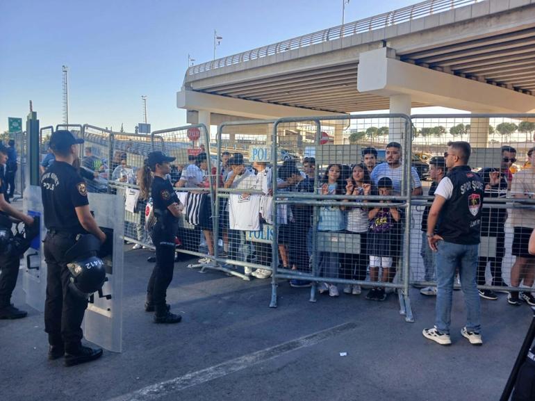 Beşiktaş, İzmire geldi