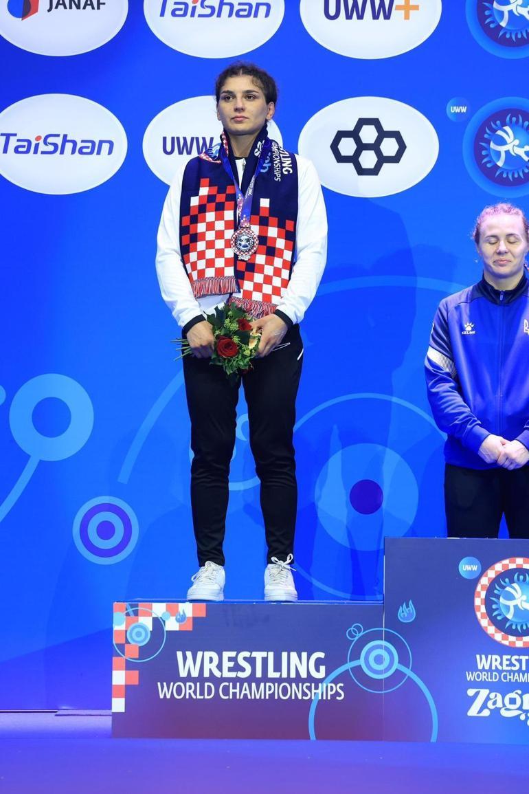 Milli güreşçi Nesrin Baş, dünya ikincisi oldu