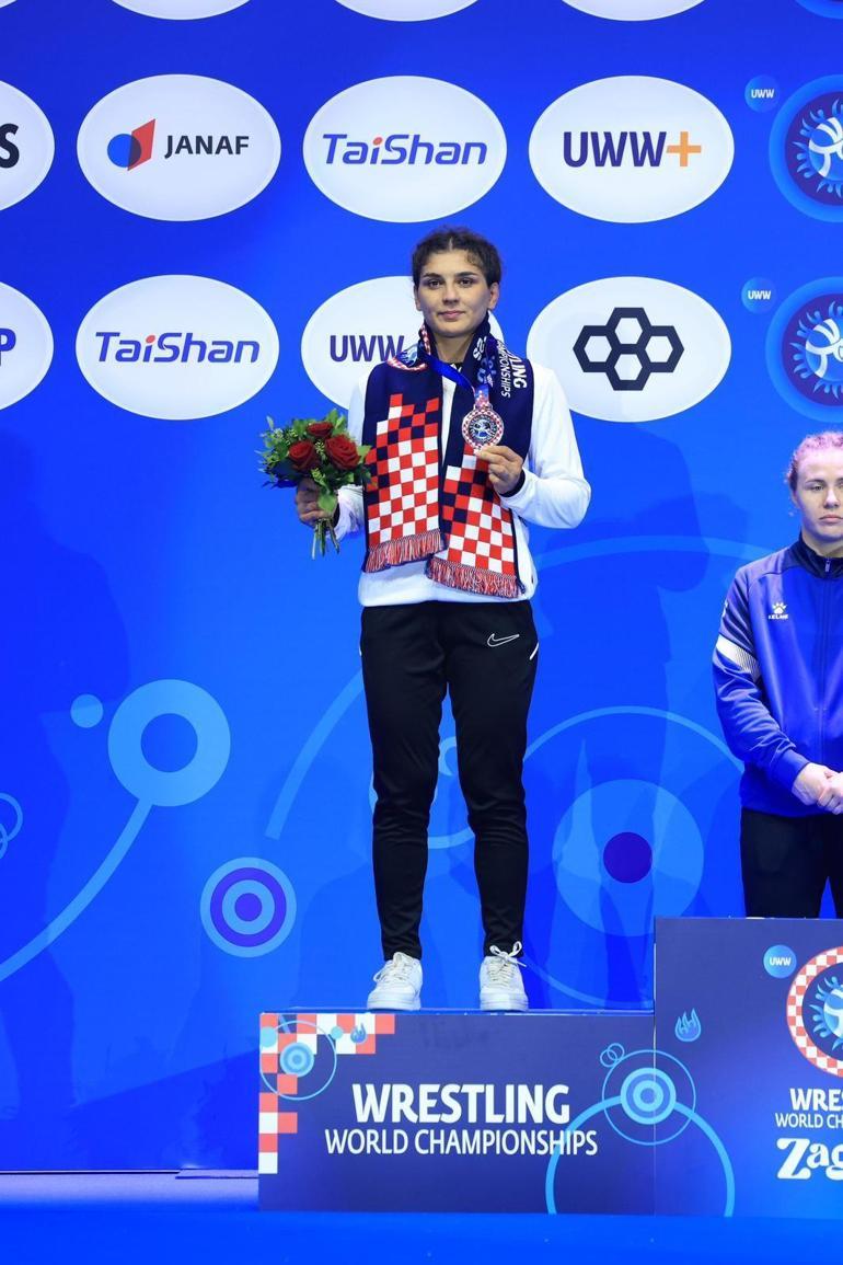 Milli güreşçi Nesrin Baş, dünya ikincisi oldu