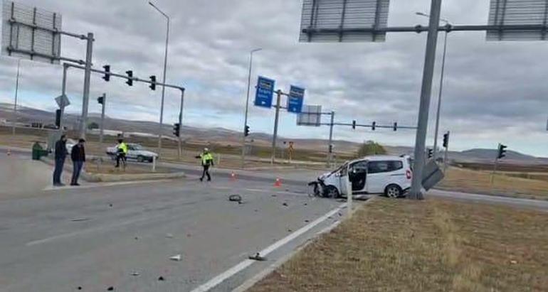 Çorumda 3 kişinin yaralandığı kaza kamerada
